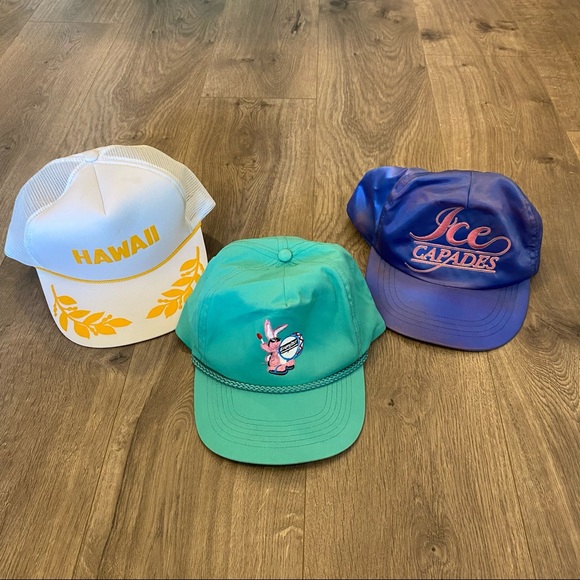 Vintage Other - Lot of 3 Vintage Energizer Bunny Ice Capades Hats